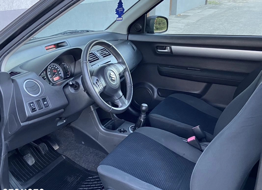 Suzuki Swift cena 13500 przebieg: 206000, rok produkcji 2008 z Radomsko małe 121